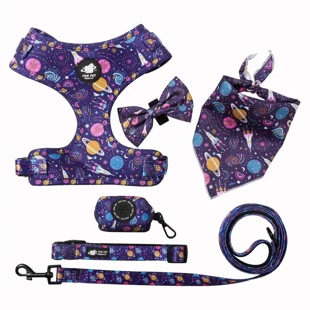 Kit Coleira Peitoral e Acessórios Estampa Universo para cães - PetMimos